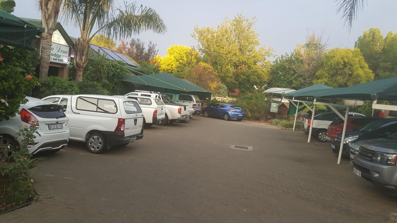 Lala Dene Lodge Bloemfontein Eksteriør billede