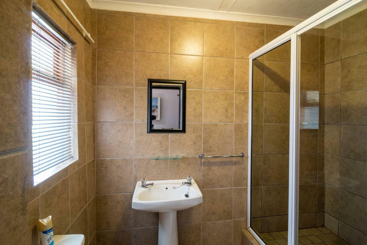Lala Dene Lodge Bloemfontein Eksteriør billede